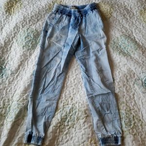 🛒 (4/$20) 🛒 light blue "denim" joggers